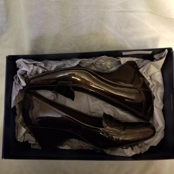 Shoes - Picture 5 of 5